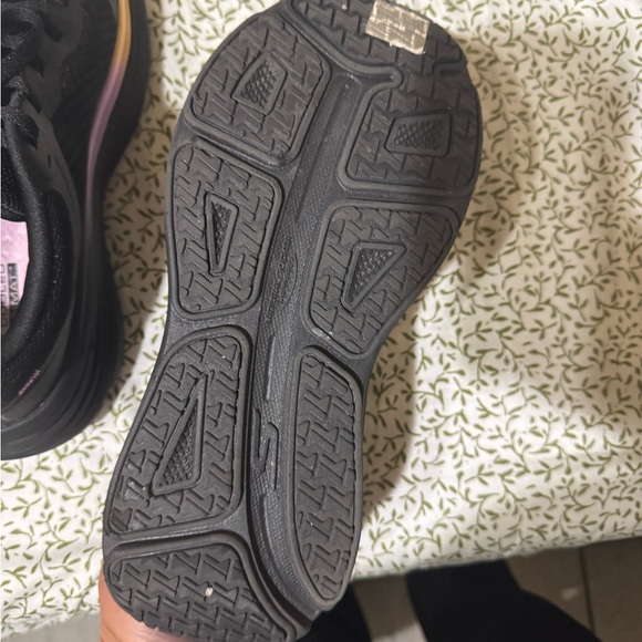 Skechers Women's max cushion only used 1 time - Picture 6 of 7